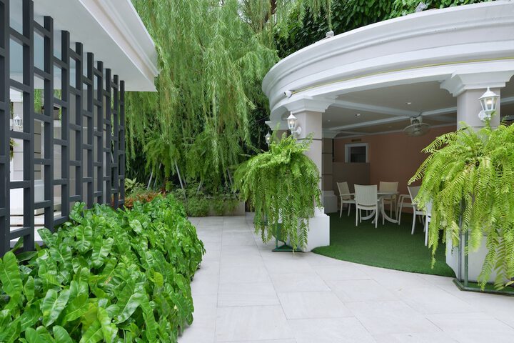 Hotel Exterior 93 of 101