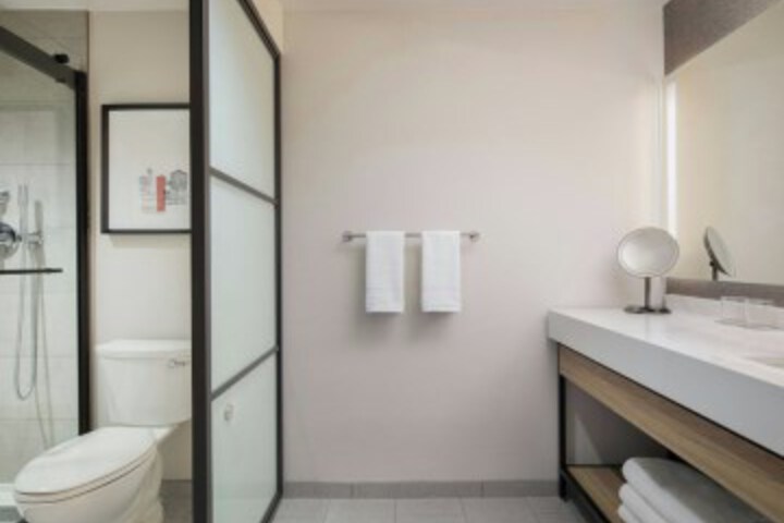 Room 27 of 72