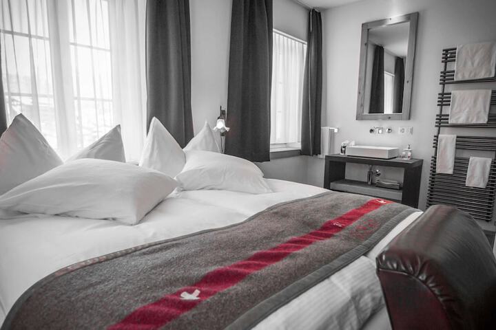 Room 10 of 113