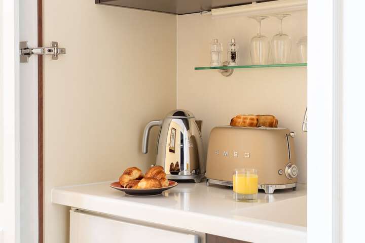 Private kitchenette