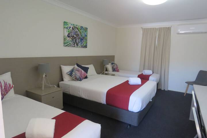 Room 3 of 32