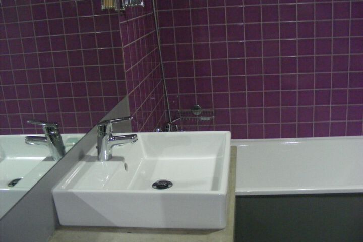 Room 42 of 112
