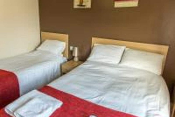 Room 16 of 34