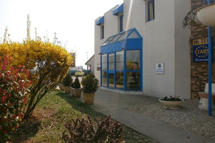 Room 6 of 22