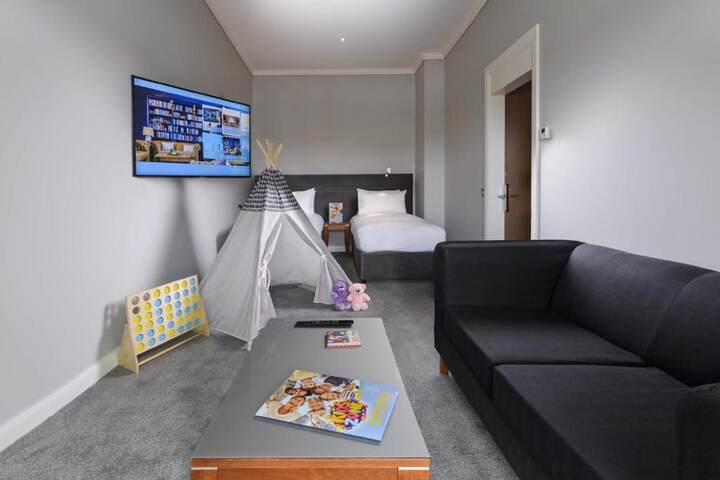 Room 12 of 83