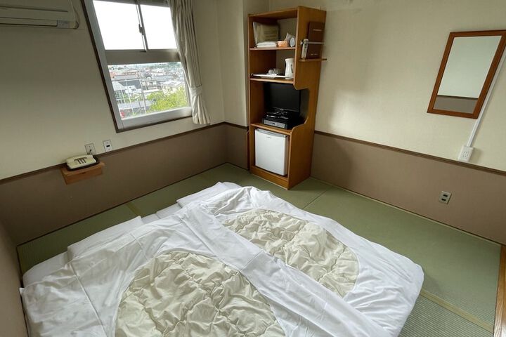 Room 27 of 71
