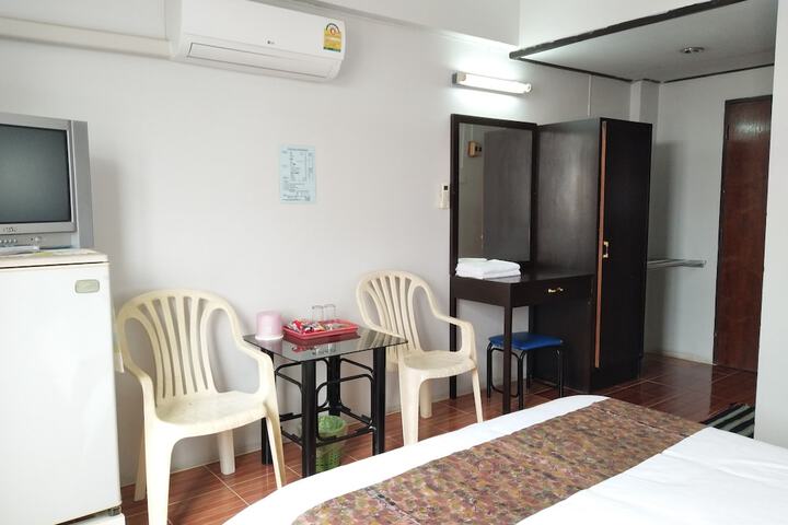Room 16 of 30