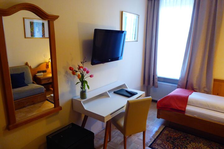 Room 8 of 56