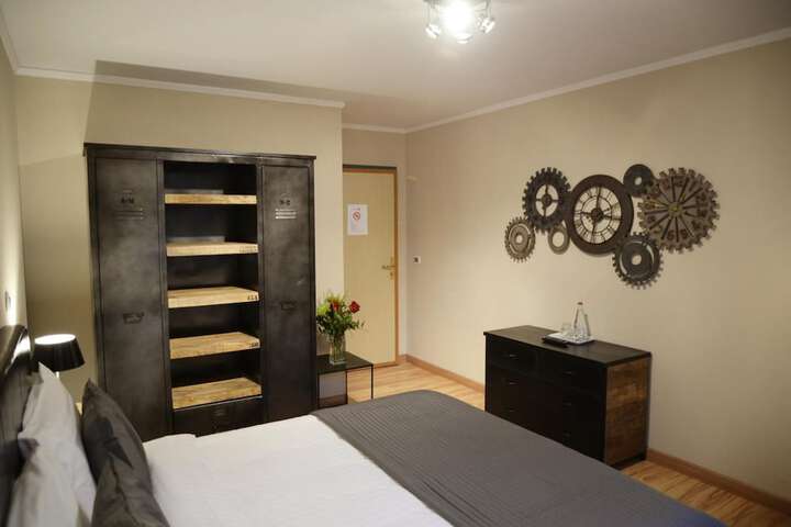 Room 27 of 45