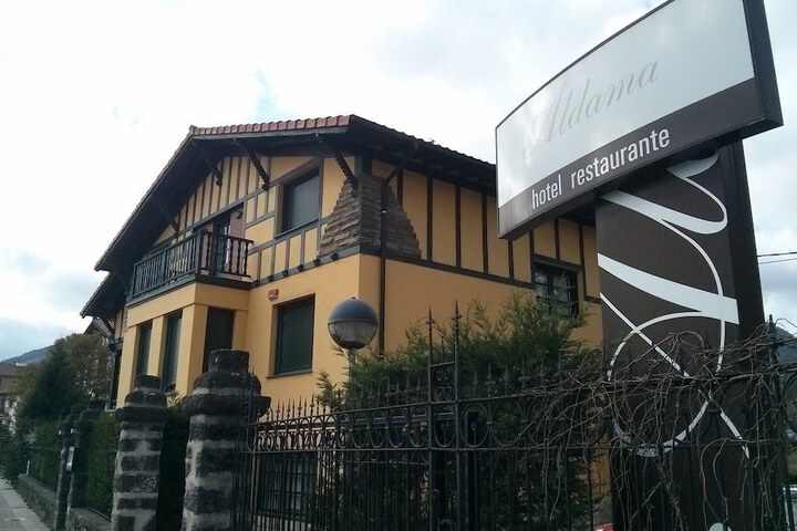 Hotel 12 of 13