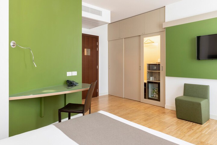 Room 7 of 53