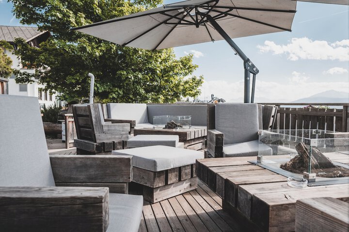 Sundeck 58 of 63