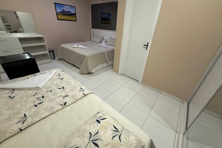 Room 44 of 76