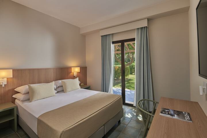 Room 7 of 25
