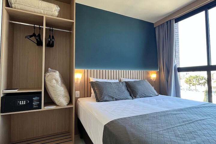 Room 6 of 48