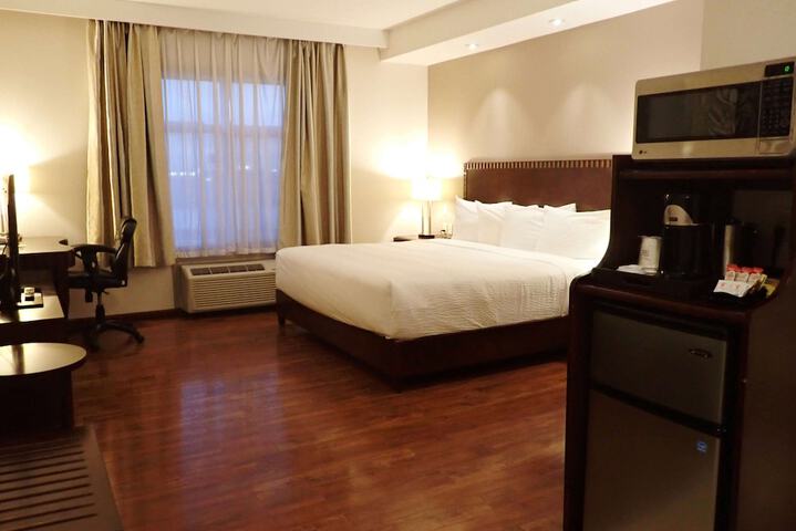Room 13 of 42