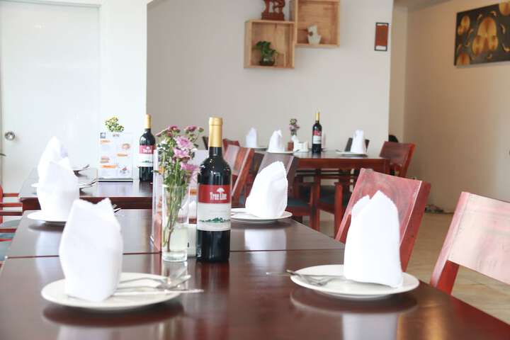 Dining 58 of 79
