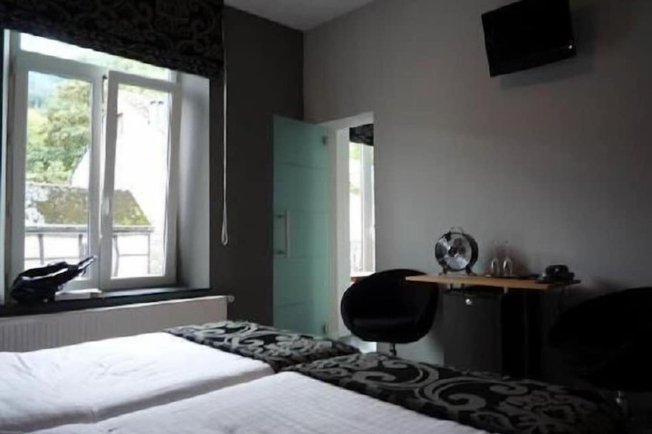 Room 7 of 29