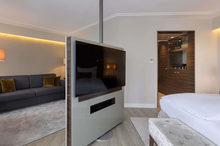 Room 43 of 159