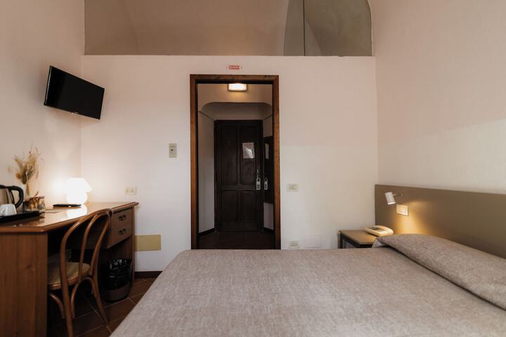 Room 14 of 44