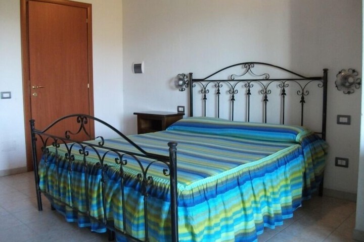 Room 18 of 64