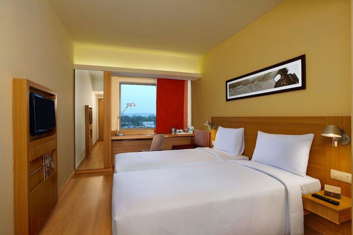 Room 6 of 71