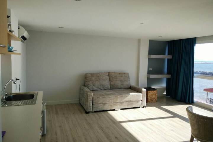 Room 28 of 54
