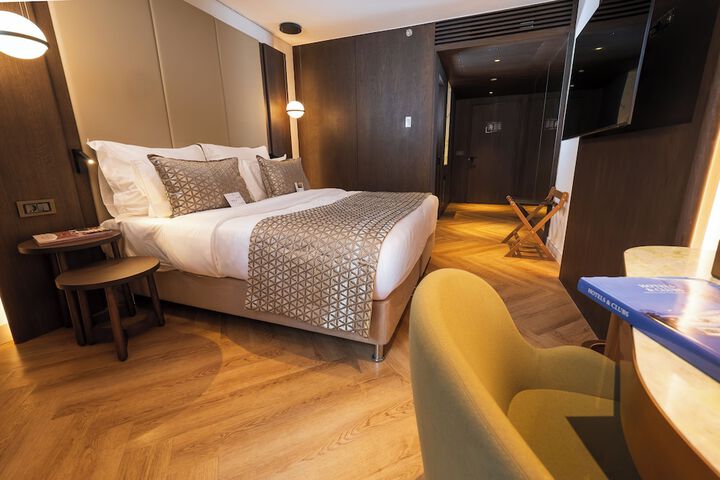 Room 48 of 200