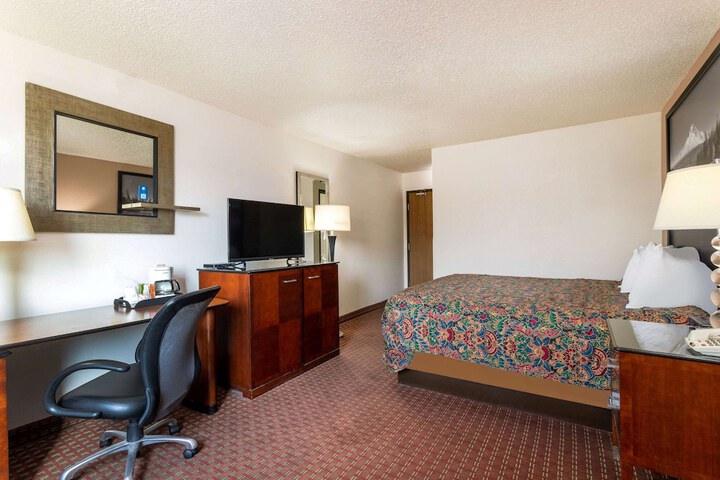 Room 27 of 52