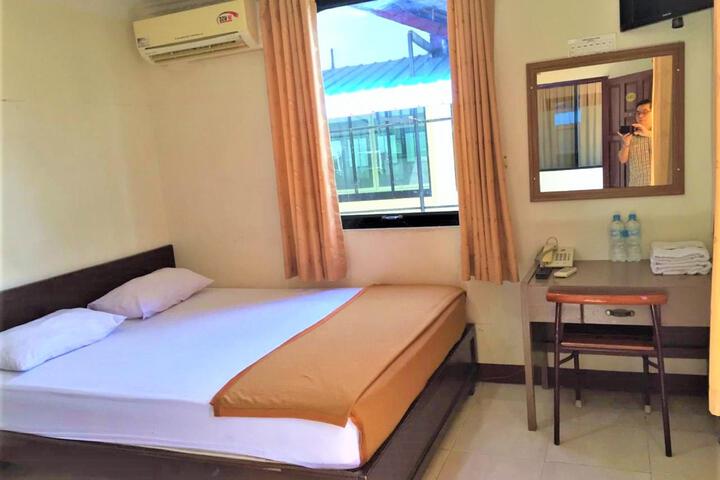 Room 5 of 19