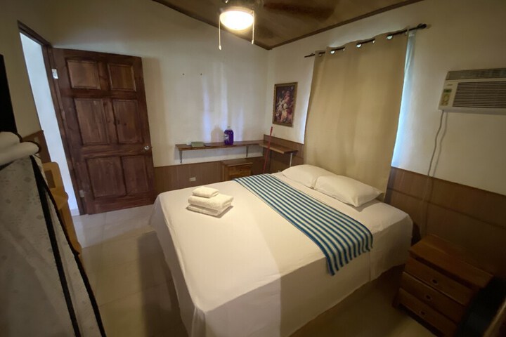 Room 4 of 61