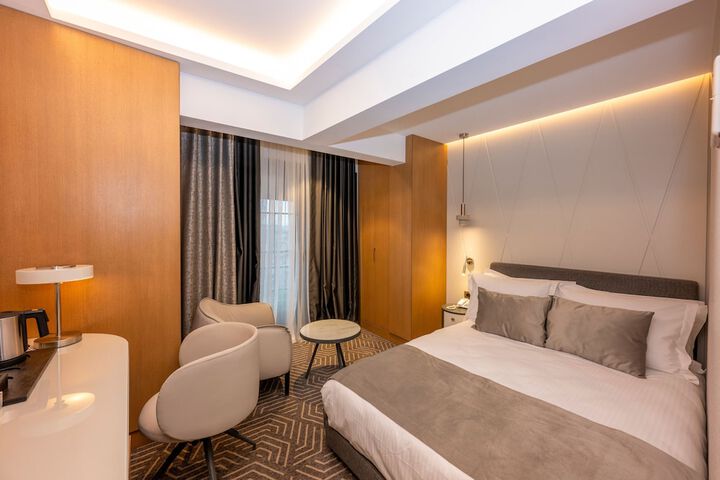 Room 28 of 59