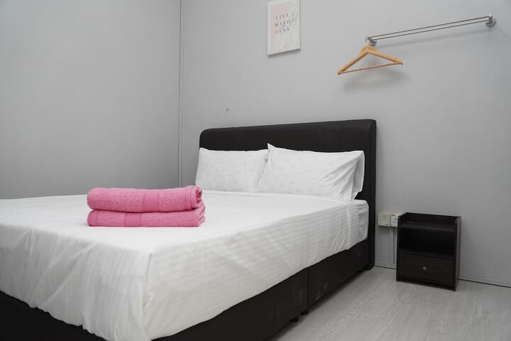Room 4 of 30