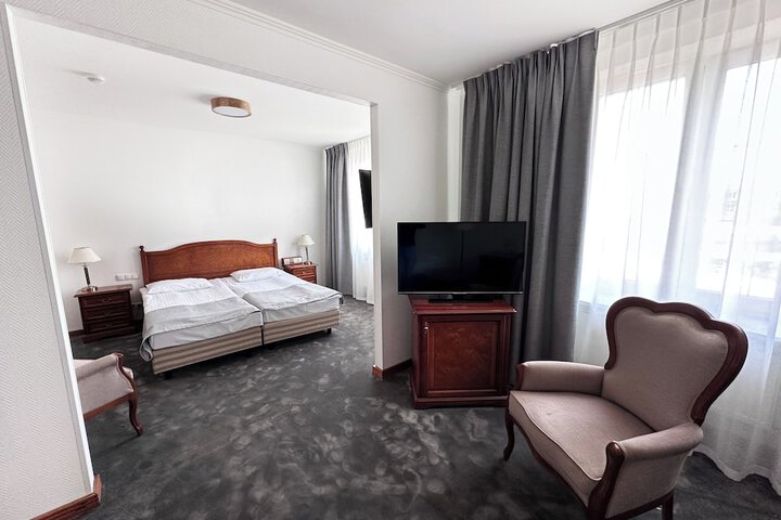 Room 51 of 108