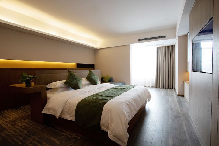 Room 12 of 38