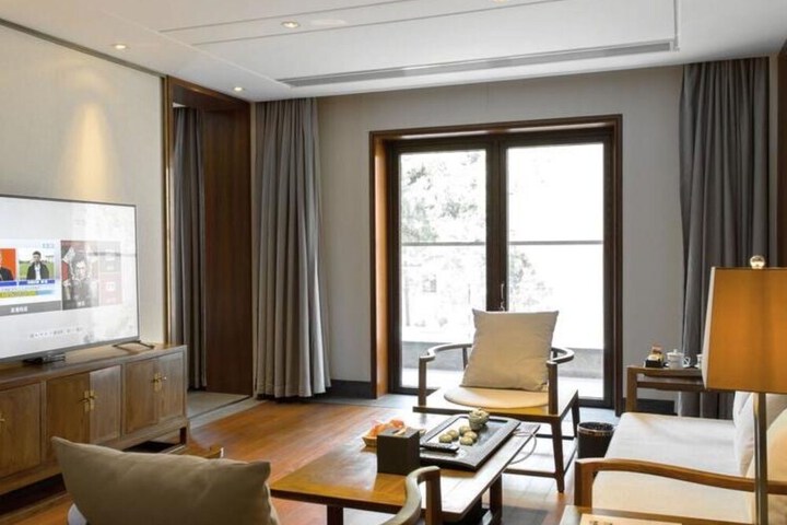 Room 30 of 52