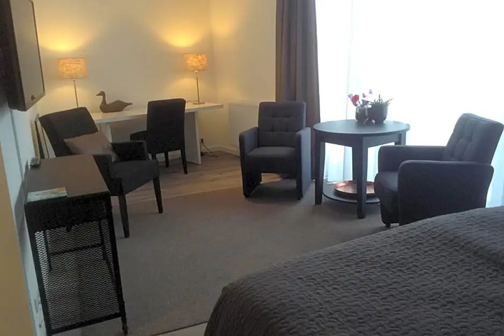 Room 2 of 15