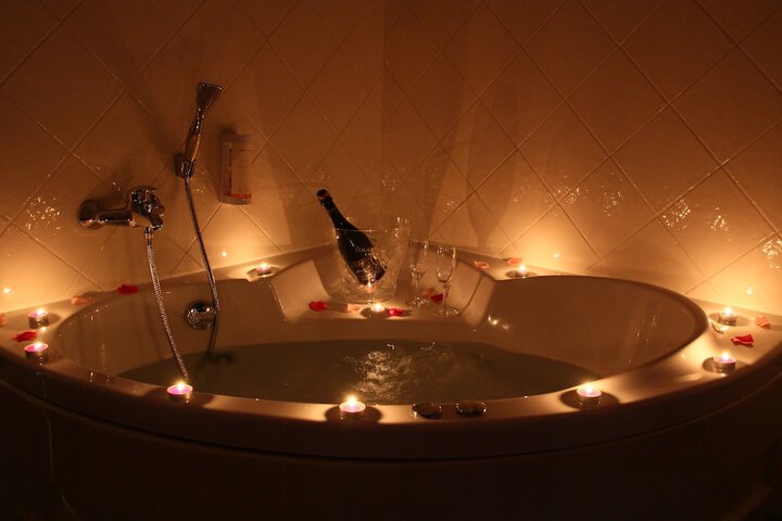 Jetted tub