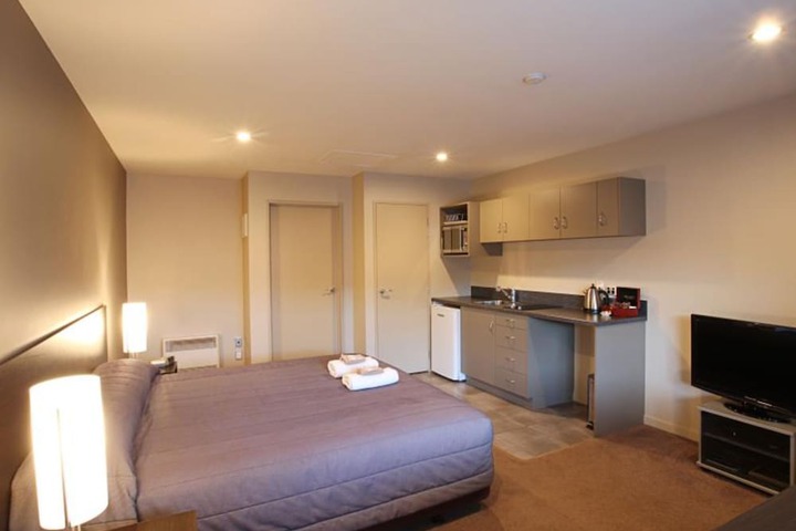Room 2 of 16