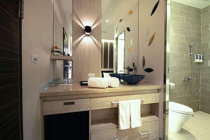 Room 37 of 59