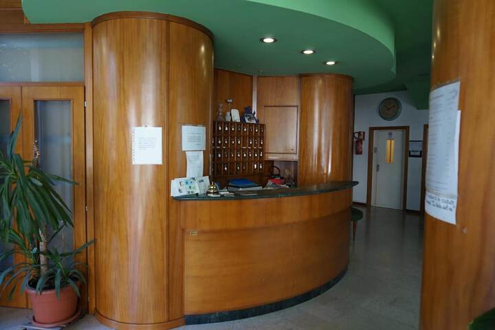 Entrance & Lobby