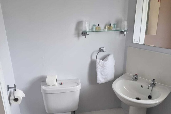 Room 16 of 34