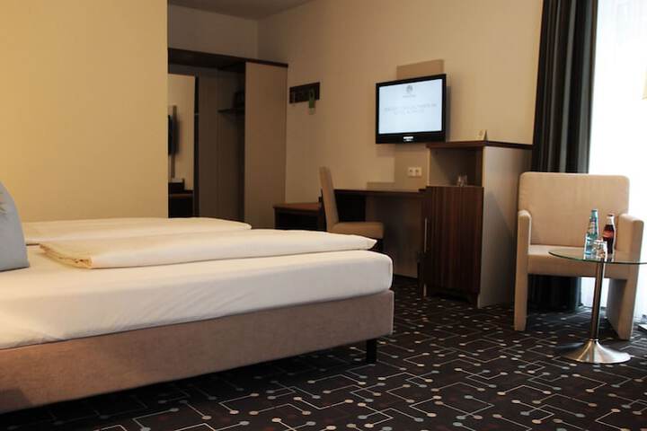 Room 4 of 47