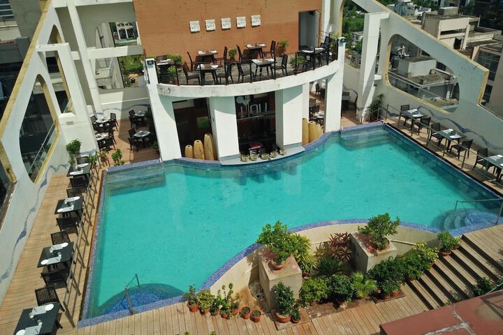 Pool 79 of 121
