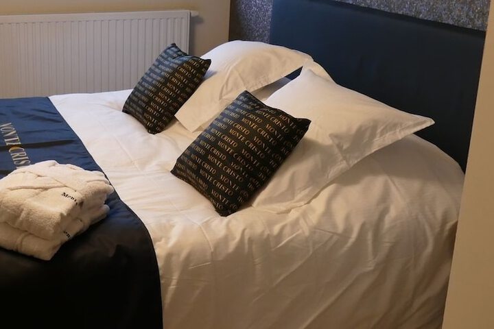 Room 2 of 29