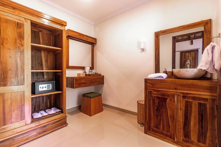 Room 18 of 53