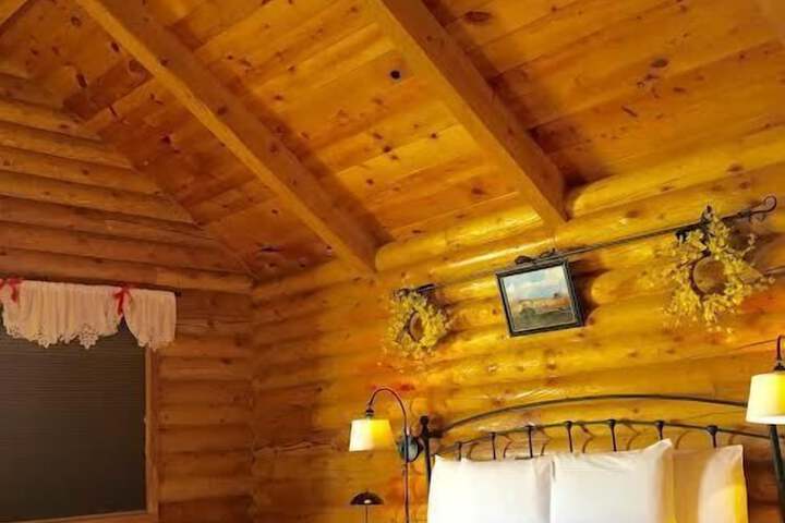 Room 9 of 22