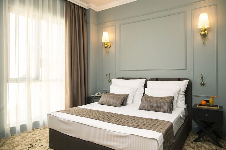 Room 4 of 75