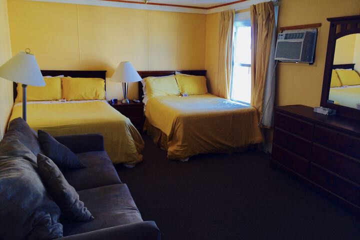 Room 12 of 32