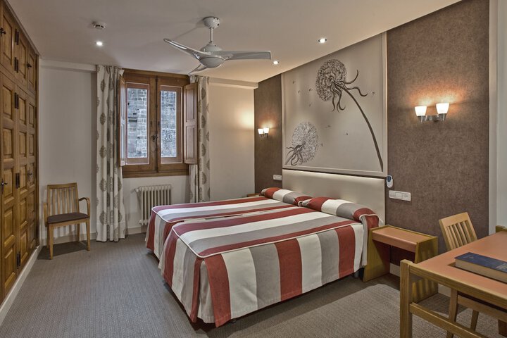 Room 17 of 51